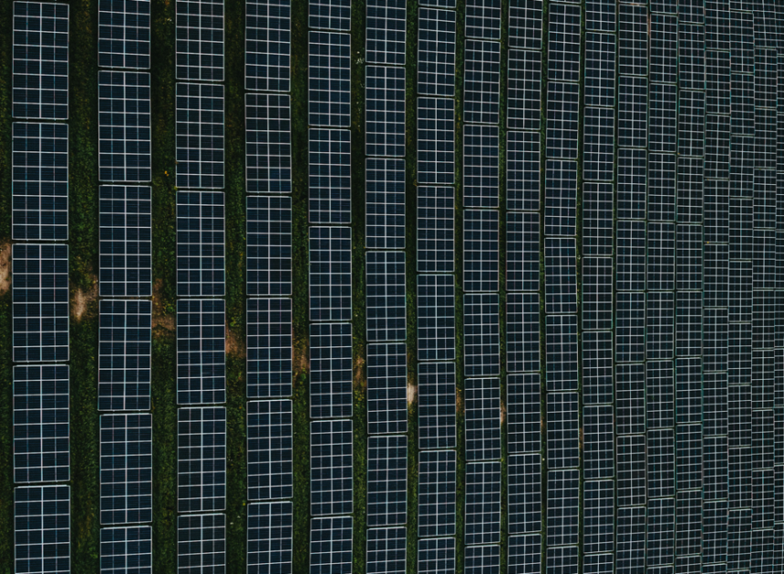 China ha producido tantos paneles solares que ha hundido sus precios: ahora quiere apagar fábricas para salvar a su industria